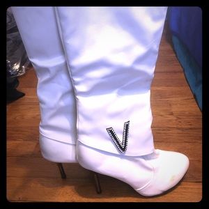 White knee high heeled boots
